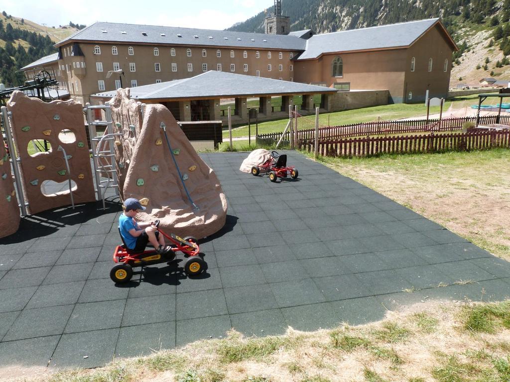 קראלבס Apartaments Vall De Nuria מראה חיצוני תמונה